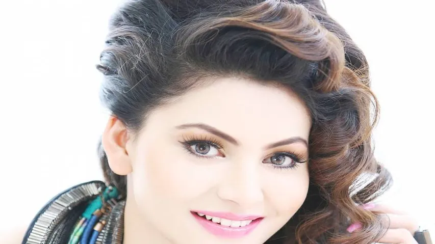 ହୋଟେଲ୍ ରୁମ୍ ବୁକ୍ କରିବା ପାଇଁ ବଲିଉଡ଼ ଅଭିନେତ୍ରୀଙ୍କ ନାଁରେ ନକଲି ଆଧାର କାର୍ଡ଼