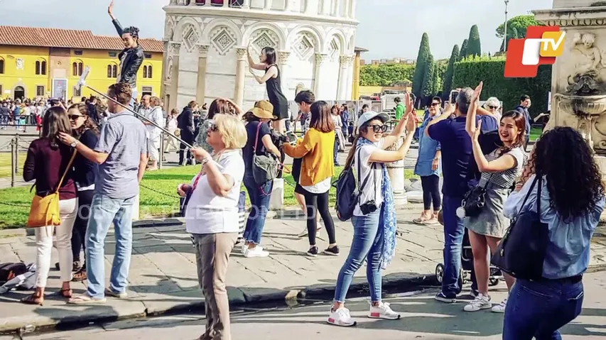 ଏତେ ଉଚ୍ଚର ଟାଓ୍ୱାର ଢଳିଛି କାହିଁକି ? କାରଣ ଖୋଜି ପାଉ ନାହାଁନ୍ତି କେହି