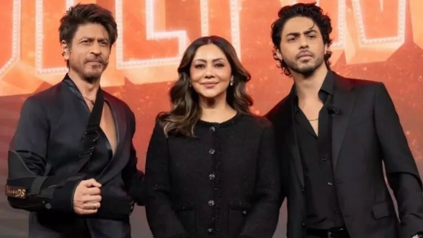 Gauri With Shah Rukh Khan and Aryan Khan