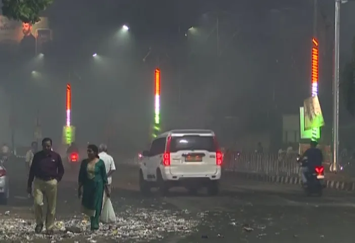 Thick smoke chokes Cuttack, Bhubaneswar after Diwali; air quality likely to slip to ‘poor’ category
