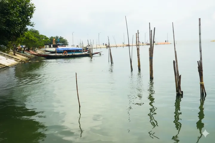 Chilika lake fishermen evacuated, boats secured as Cyclone 'Montha' approaches
