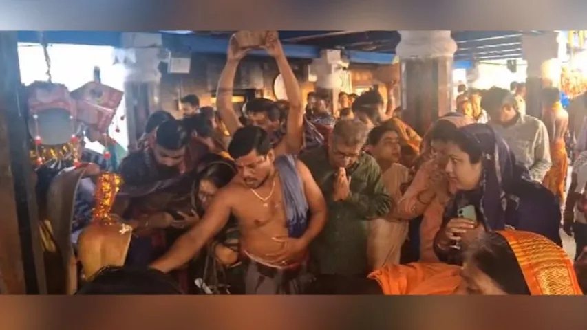 Lord Dhabaleswar adorns Chandrachuda Besha on second day of Panchuka, devotees throng shrine in Cuttack