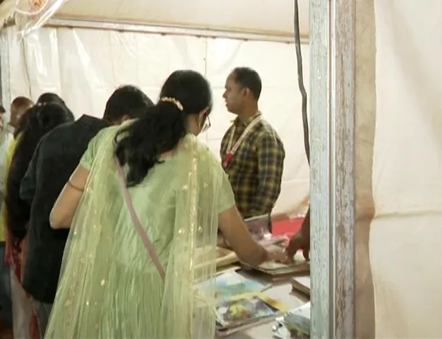 Free book stall turns major crowd-puller at Cuttack Bali Yatra