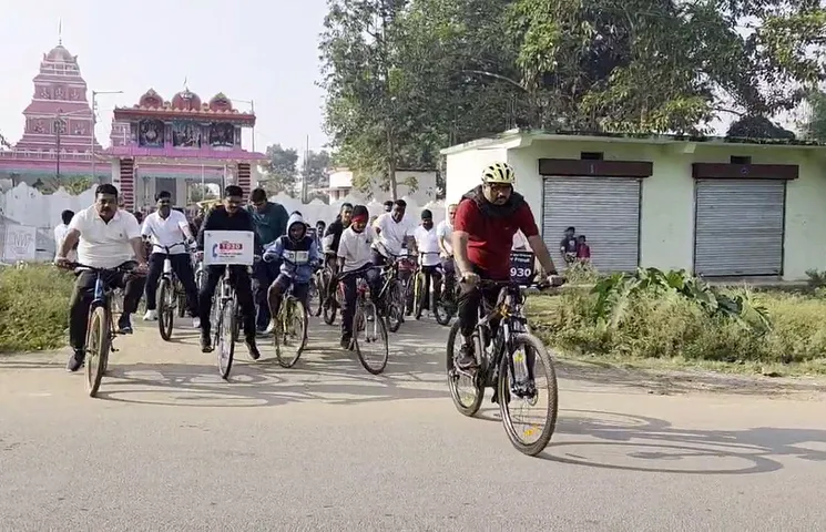 Odisha SP cycles through town to raise cybercrime awareness