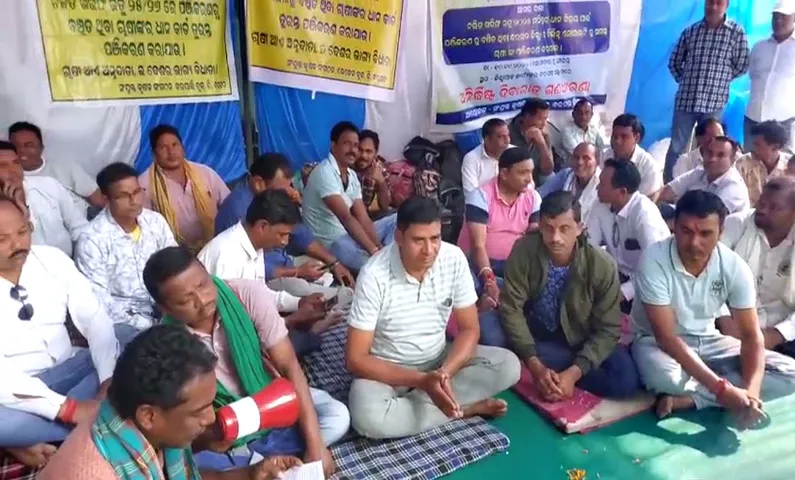 Around 5,000 farmers in Odisha’s Bargarh ‘excluded from paddy registration’; launch protest