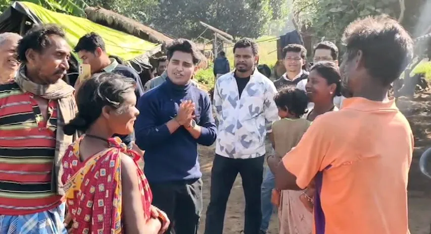 Odisha BDO climbs 3Km hilly terrain to resolve villagers’ issues; hogs headlines again