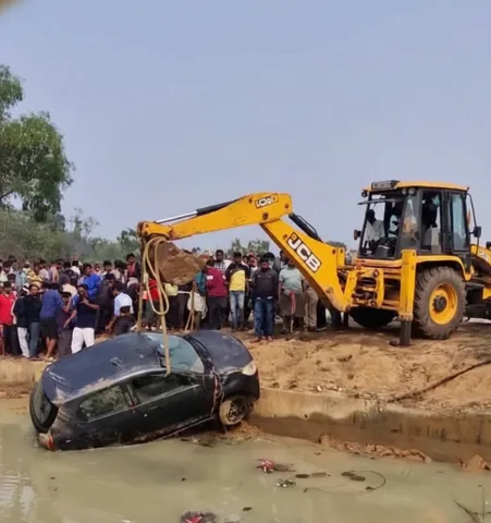 Odisha lawyer car emerges from pond in Mayurbhanj