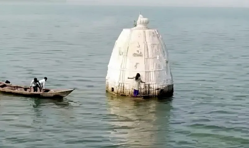 Miraculous save: Odisha woman falls into Mahanadi River, clings to submerged temple