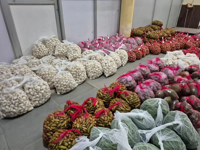 Odisha farmers mark first-ever export of garlic, French beans to Dubai via Bhubaneswar airport