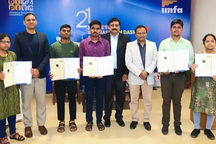 Bansidhar & Ila Panda Foundation felicitates recipients of Prof Ghanashyam Dash Scholarship