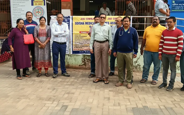 OMSA begins statewide protest, doctors suspend OPD services for an hour across Odisha