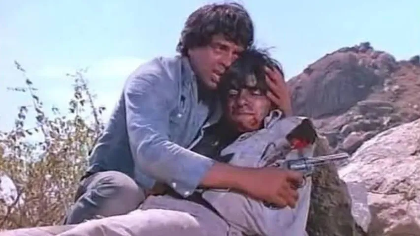 Amitabh Bachchan recalls how Dharmendra made Jai’s death scene in Sholay feel natural, watch