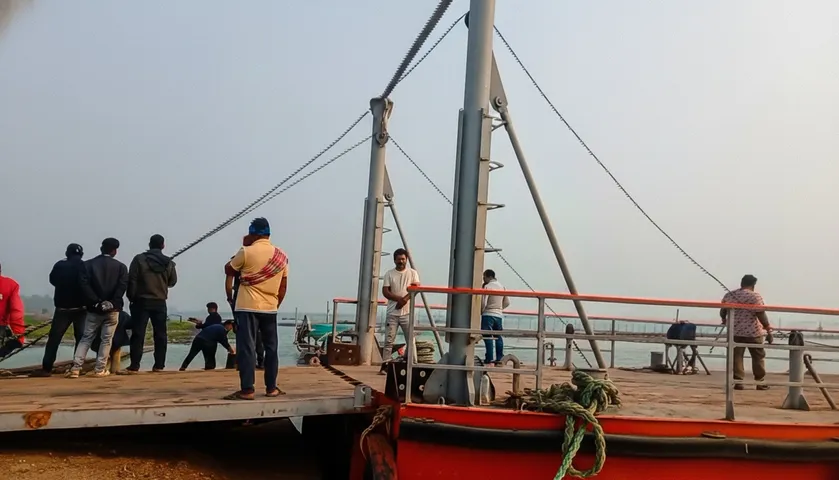 Puri admin makes life jackets mandatory on ferries, tightens rules after Chilika passenger’s death