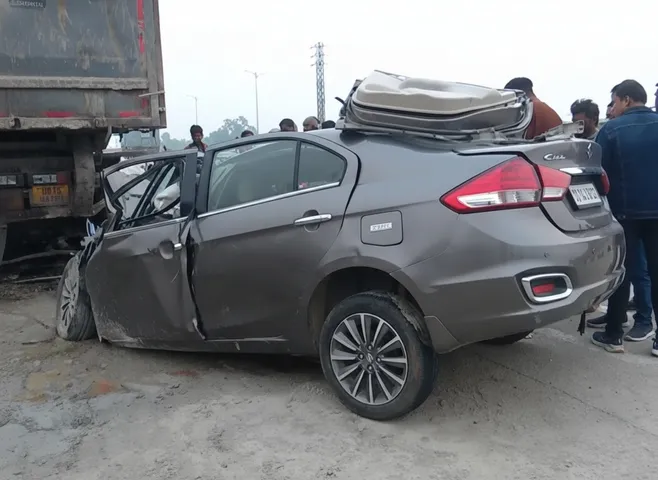 Car rams into stationary truck in Sambalpur