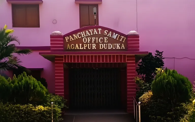 Bolangir BDO accused of ‘withholding social benefits’ of PMAY beneficiaries for incomplete houses