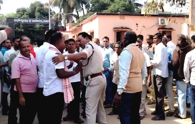 BJP, BJD workers face off during meeting in Odisha’s Banki