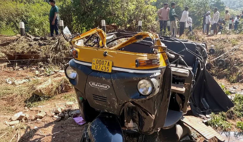 Auto-rickshaw falls off ghat in Odisha; 12 schoolchildren among 17 injured