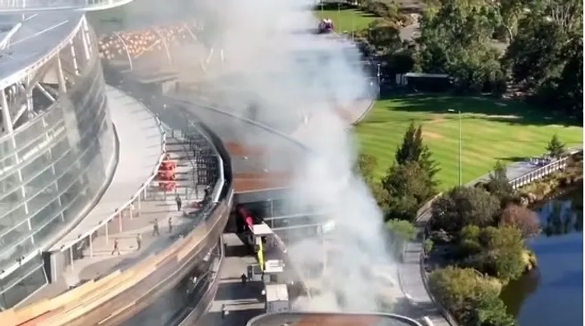 Fire breaks out near stadium during BBL match