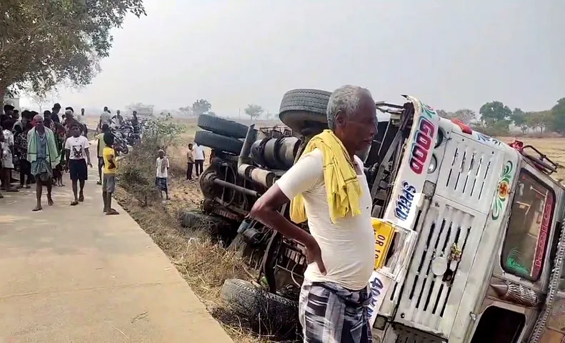 Four critically injured after Jatra troupe truck overturns in Odisha