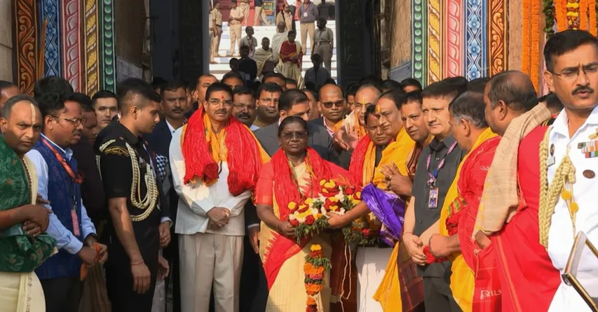 President Droupadi Murmu performs ancestral rituals in Puri, offers prayers at Jagannath temple Photograph: (OTV)