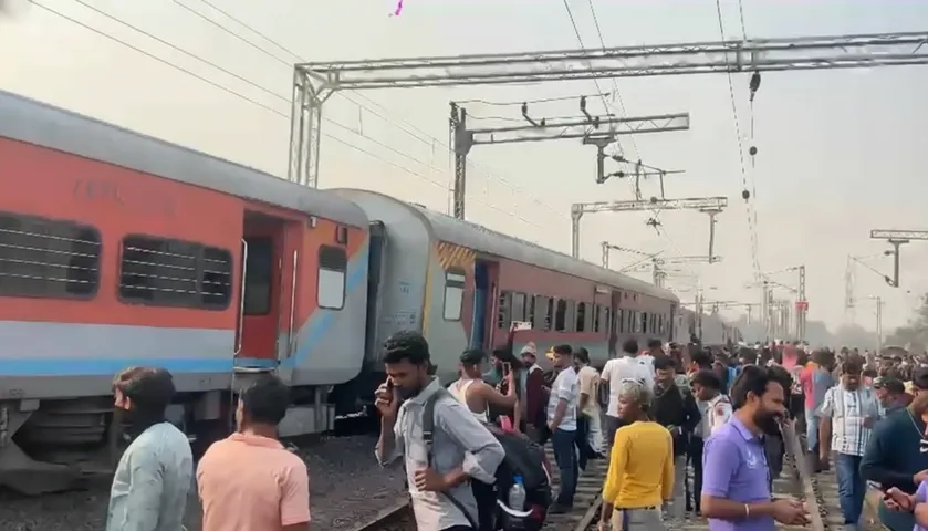 Chennai Central Express derails in Odisha's Jajpur