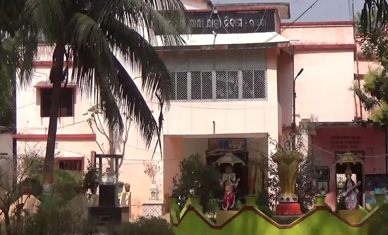 Two Class VI girl students go missing from school hostel in Odisha