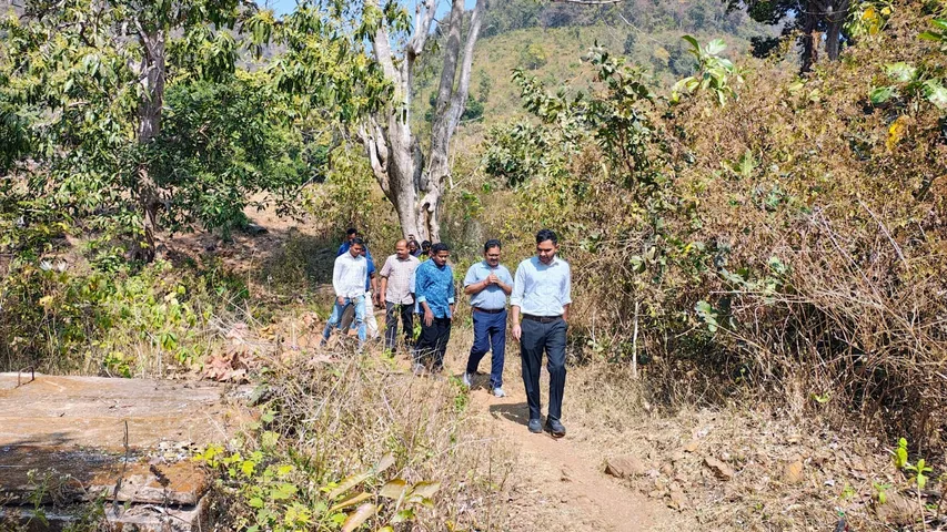 8 tribal families living atop Niyamgiri Hills to move down after administrative push