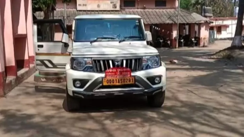 Odisha Revenue Inspector attacked by sand mafia during raid in Balasore