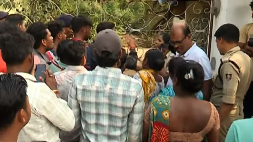 Tension erupts at Unit-1 market in Bhubaneswar during anti-encroachment drive