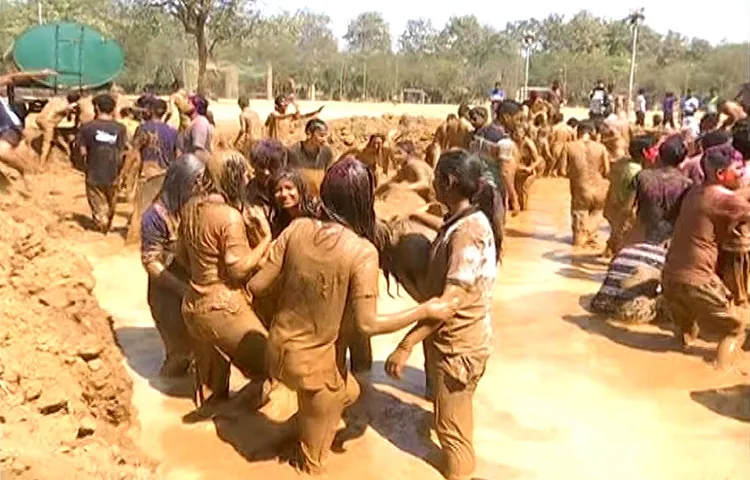 NIT Rourkela students celebrate Holi with unique ‘mud fest’ in Odisha