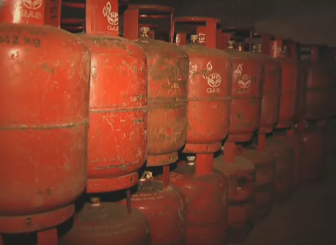 Domestic LPG cylinder rate reaches Rs 939 in Bhubaneswar after price hike