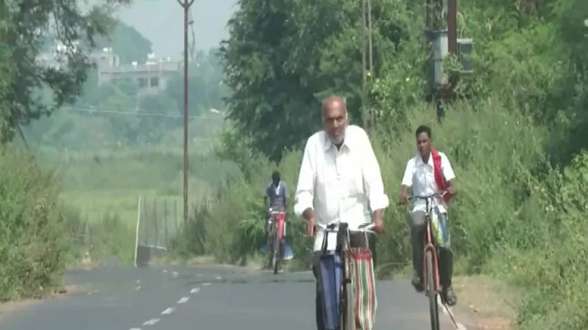 Octogenarian Doctor Braves Covid-19, Hops Villages On Cycle To Treat The Poor For Free