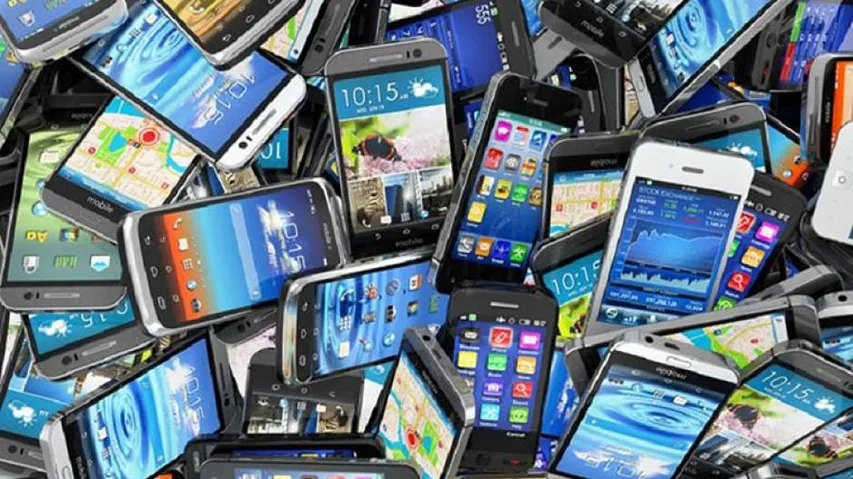 4G feature phones cannibalising smartphones sales in India: Report