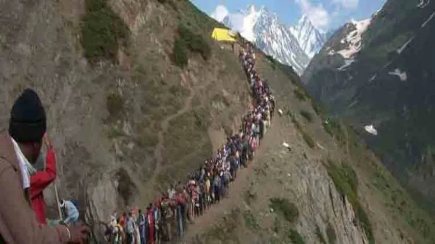 Amarnath Yatra resumes, 137 pilgrims leave for Kashmir Valley
