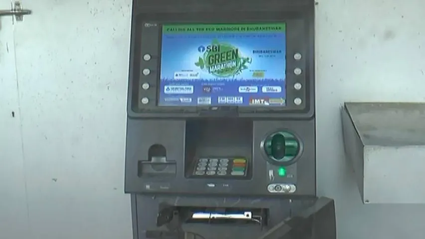 Miscreants vandalise SBI ATM, loot shop near police station