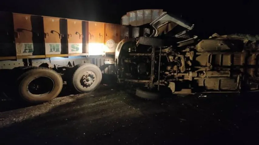 Fourteen Killed, 4 Injured As Mini Bus Hits Lorry In Andhra Pradesh's Kurnool