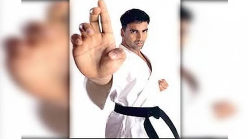 Akshay Kumar Is Bang On Point Helping Girls Learn Self Defense (Watch-Throwback)