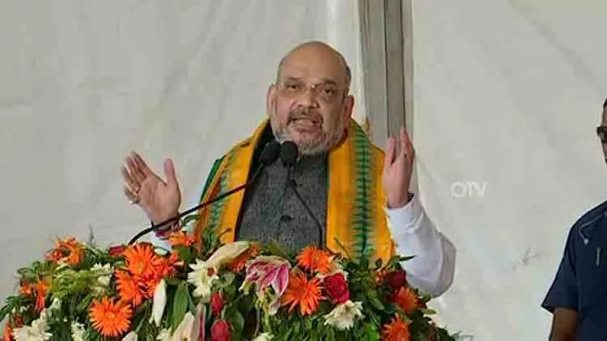Shah mocks 'gathbandhan', tom-toms surgical strike