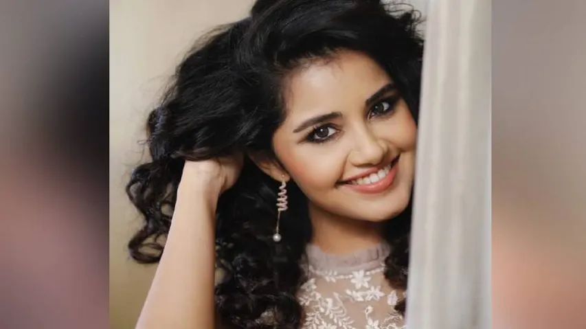 Anupama Parameswaran In Love, Defines It With Stunning Pics