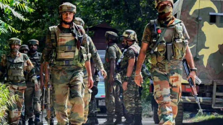 Centre rushes 10,000 troops to Kashmir