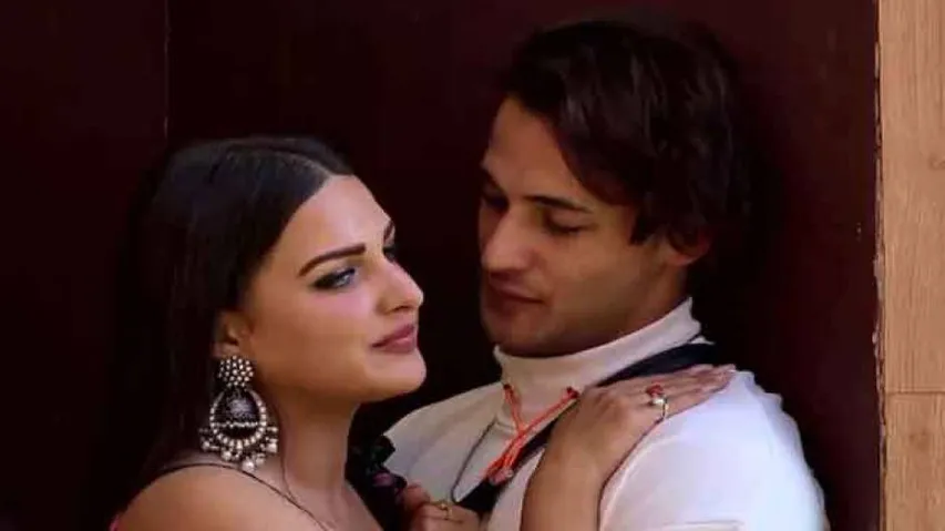 'Bigg Boss 13': Asim Riaz Proposes Himanshi Khurana To Marry Him!