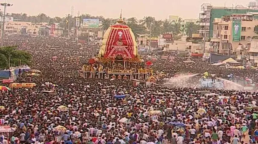 Lakhs witness Bahuda Jatra in Puri