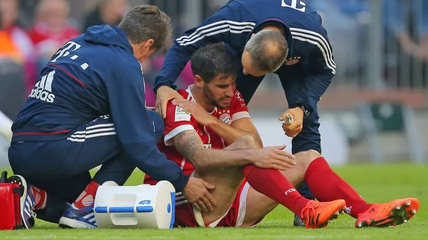 Bayern confirms Martinez's shoulder injury