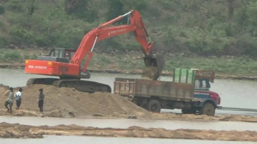 Illicit Sand Mining Corroding Baitarani Banks, People Blame Govt Apathy