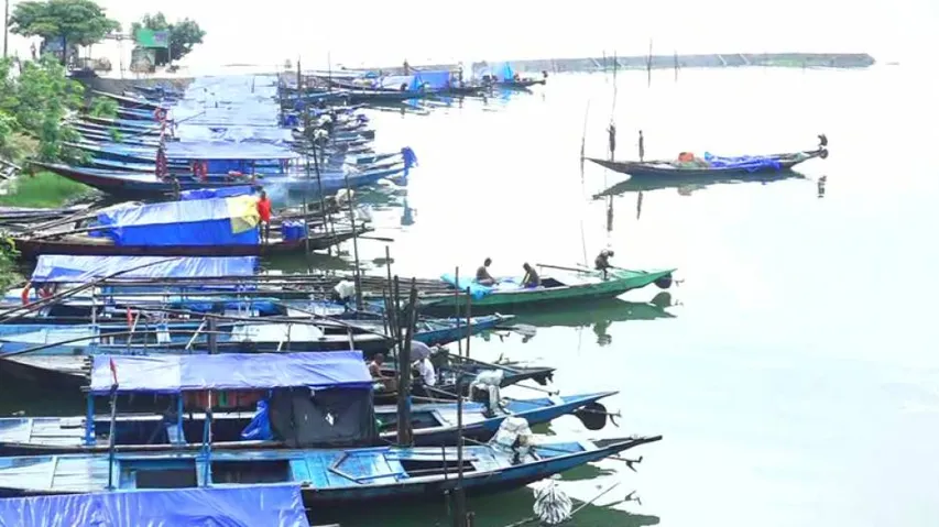 Ferry Service Resumes in Chilika After Lockdown Hiatus