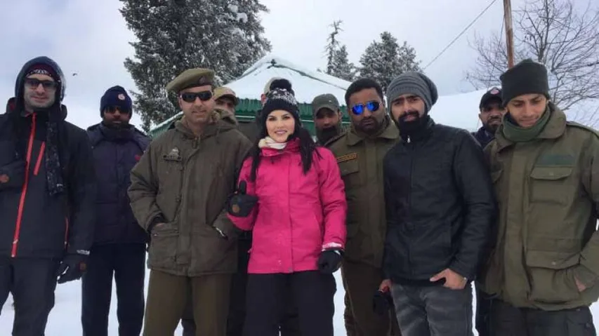 Baby Doll Sunny Leone To Join Armed Forces?