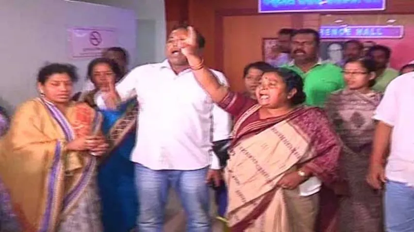 Scuffle at CMC meet: 4 Cong corporators served police notice