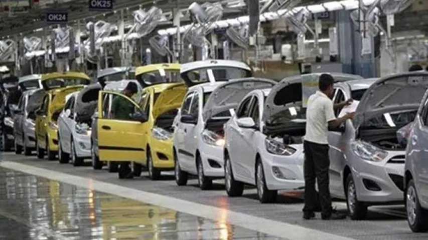 Crash-&-burn: Aug auto sales may plunge; 30% fall seen