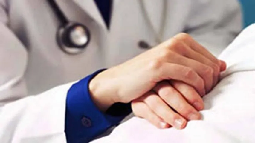 Do doctors need to attend lessons on communication skills?