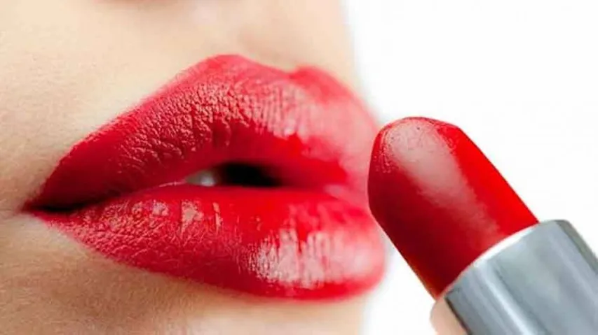 How To Make Lipstick At Home Naturally?